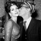 RAQUEL WELCH AND GROUCHO MARX IN 1964 - 8X10 PUBLICITY PHOTO (DA-027)
