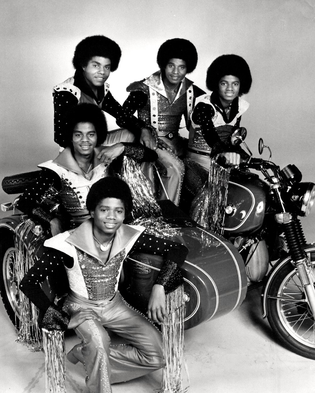 "THE JACKSON 5" LEGENDARY R&B/POP MUSIC GROUP - 8X10 PUBLICITY PHOTO (EE-170)