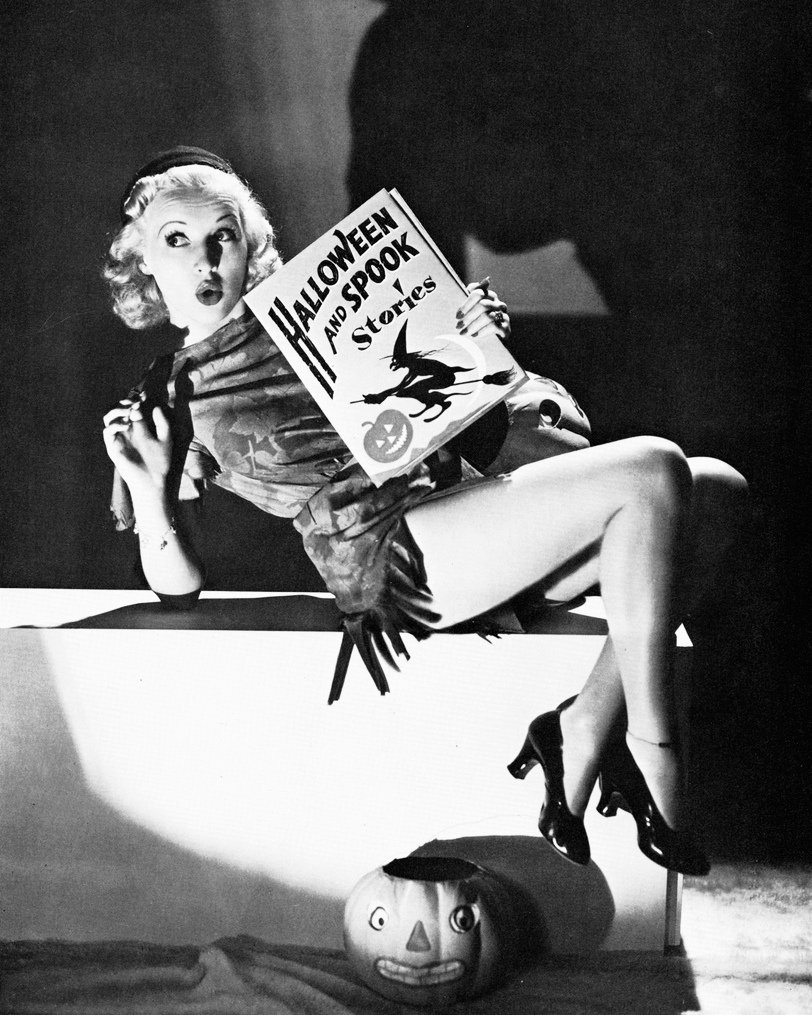 Betty grable sex symbol pin-up - 8X10 halloween themed publicity photo (ZY-...