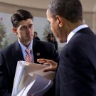 BARACK OBAMA SPEAKS WITH PAUL RYAN DURING 2010 MEETING - 8X10 PHOTO (ZY-580)
