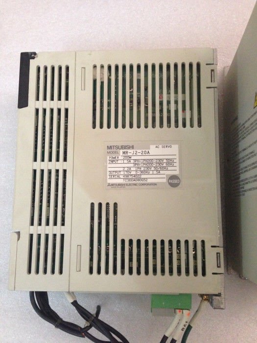 Mitsubishi Servo Drive MR-J2-20A EXPEDITED SHIPPING MRJ220A USED