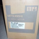 NEW&ORIGINAL Mitsubishi SERVO MOTOR HC-SF52B HCSF52B IN BOX