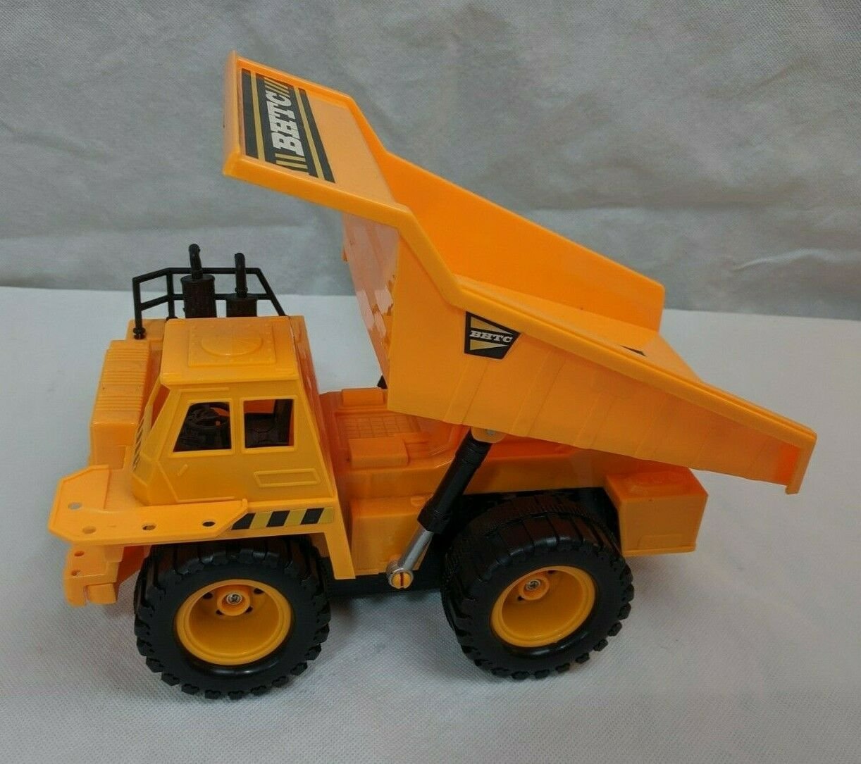 BHTC Construction Dump Truck Toy Vehicle UNTESTED RC NO REMOTE 11" Long