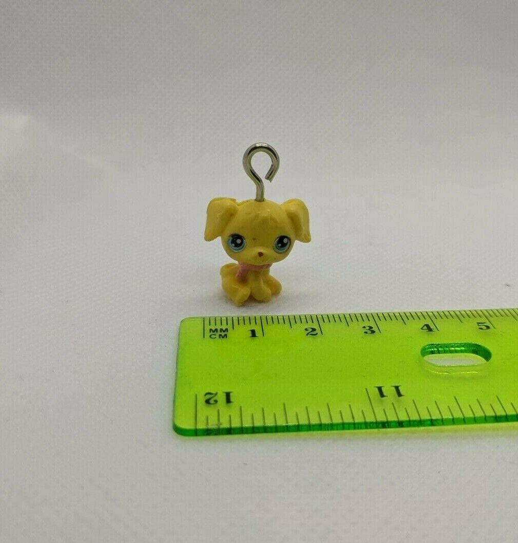 Littlest Pet Shop Mini Charm Version of #21 Gold Lab Retriever 1.5cm