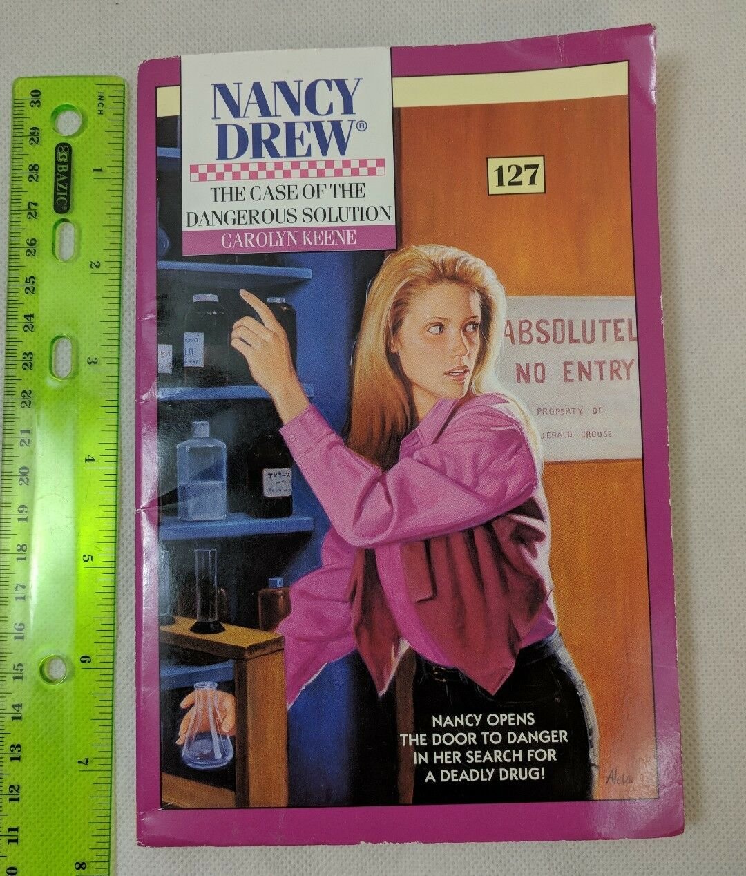CASE OF DANGEROUS SOLUTION (NANCY DREW MYSTERY #127) By Carolyn Keene