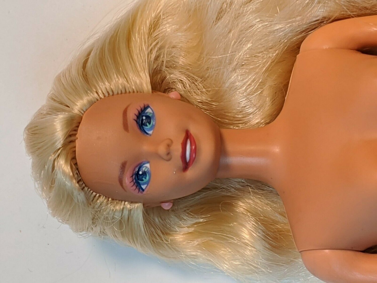 Mattel Barbie Classic Torso 1990s , Periwinkle/Aqua Eyes, Pink Eyeshadow