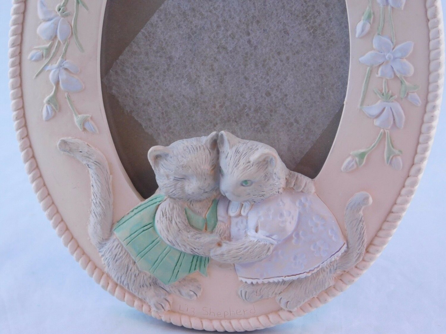 Terragraphics Cat Picture Frame by Liz Shepherd Pastel, Oval, Kittens & Flowers