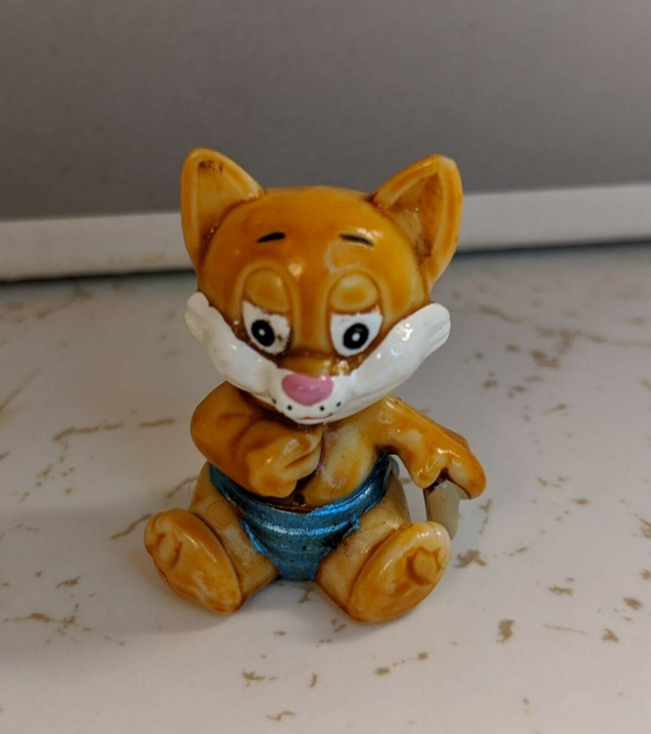 Kinder Egg Toy 1997 Ferrero Cat Kitten in Blue Diaper 3cm