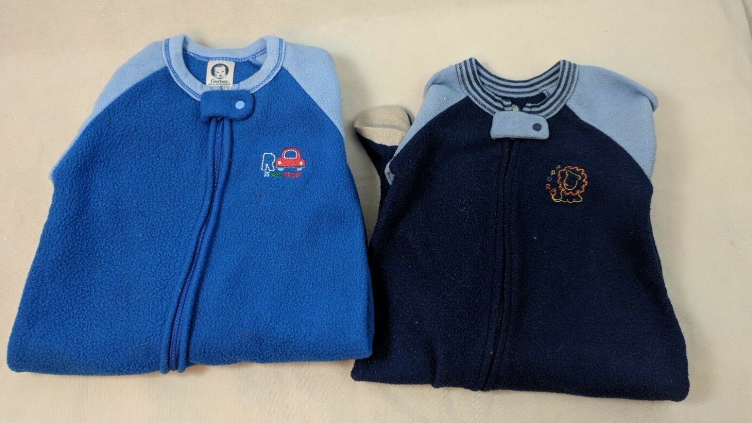 Boys Sleeper Footed PJs Mixed Lot of 2 Gerber 12M Blue w/ Lion & Car