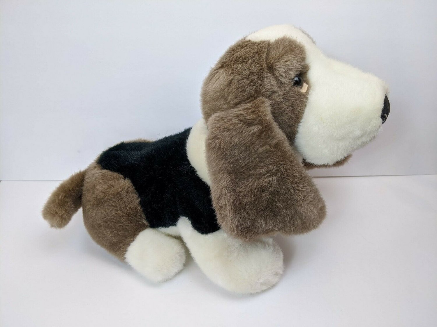 Beagle Hound Dog White/Black/Brown Plush Stuffed Animal Toy 11" Tall 14" Long