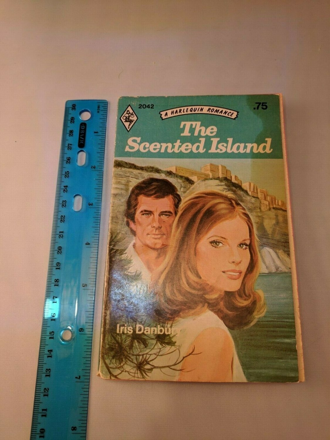 The Scented Island by Iris Danbury Harlequin Romance #2042 SC 1970s