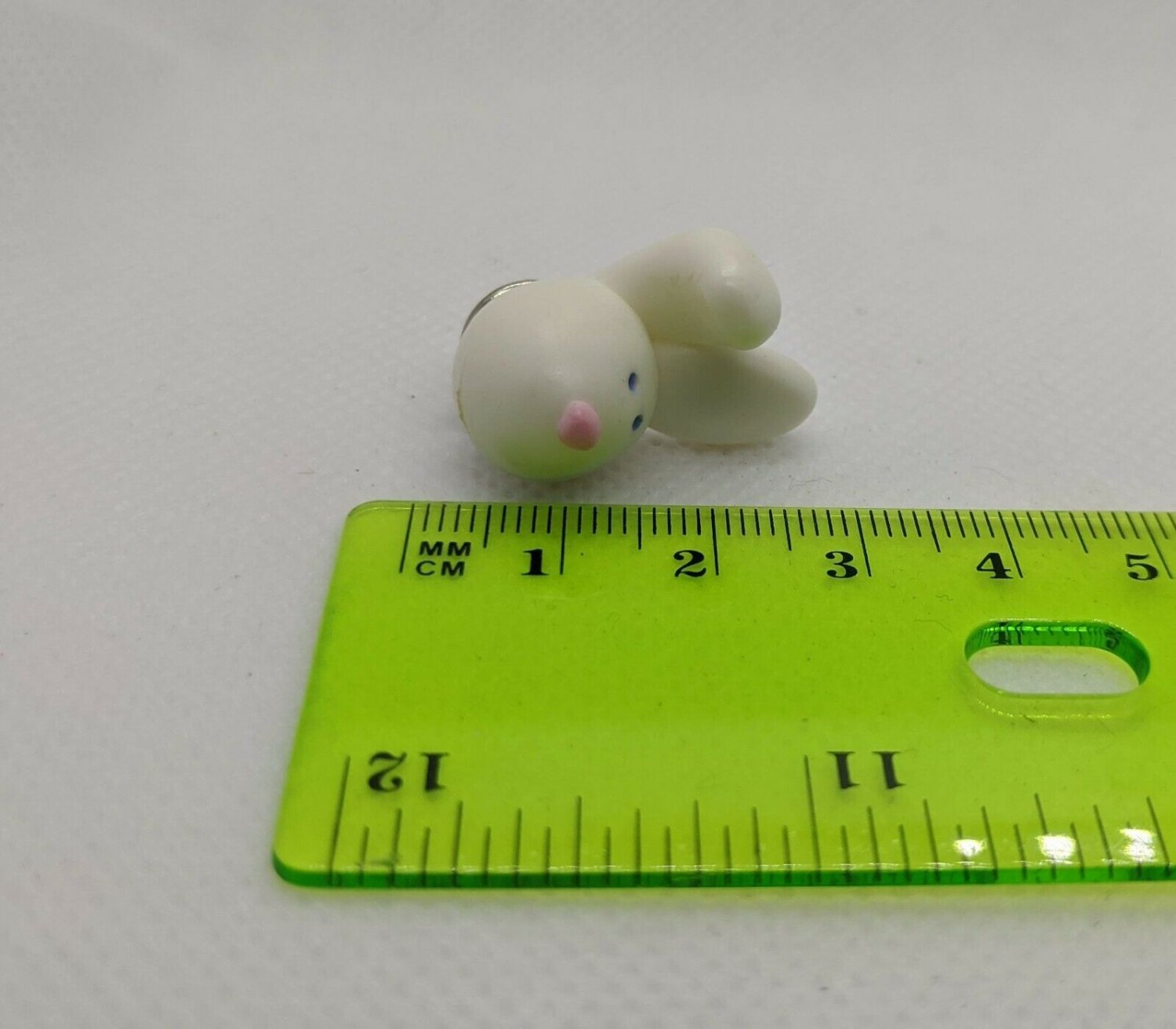 VTG Easter Bunny Head Brooch Pin Plastic White w/ Blue Eyes