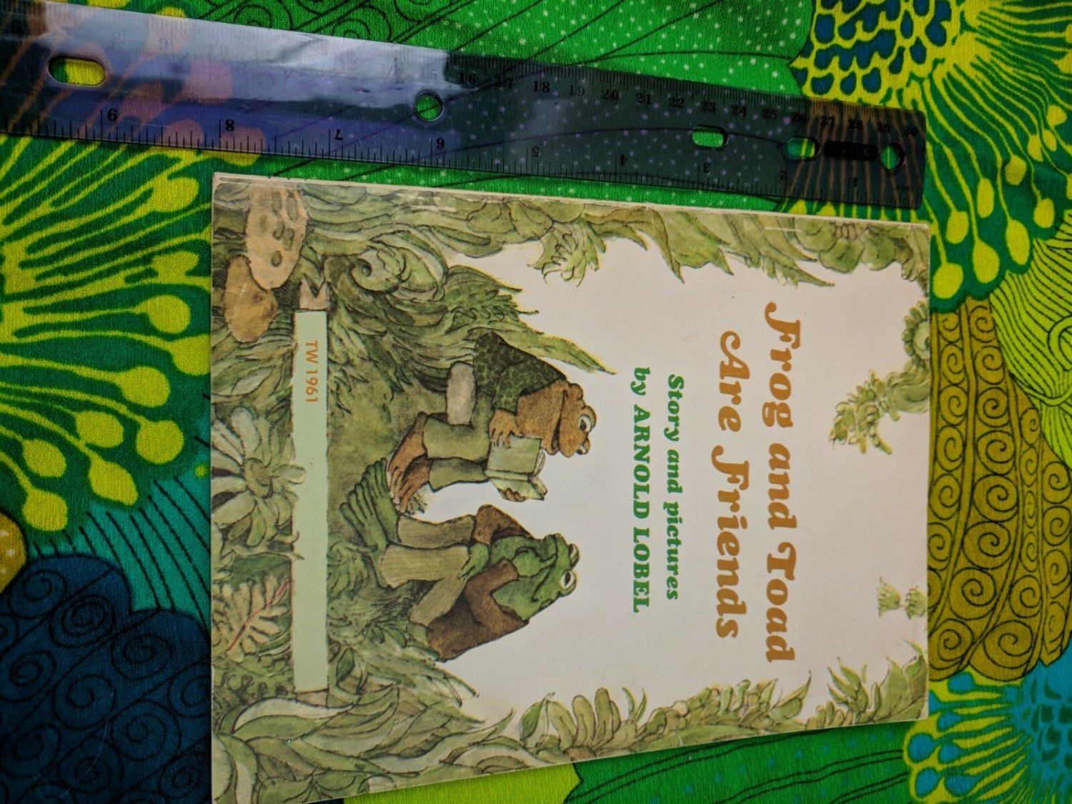 Frog and Toad Are Friends by Arnold Lobel Softcover Scholastic