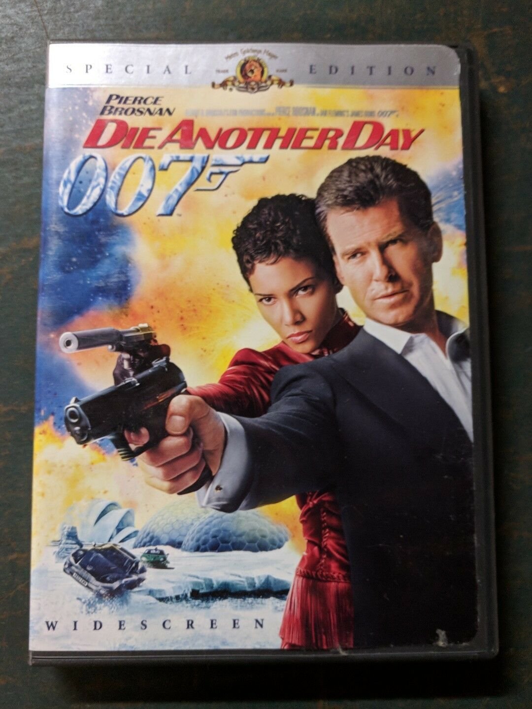 Die Another Day James Bond Movie 2003 2-Disc DVD Set Widescreen Special Edition