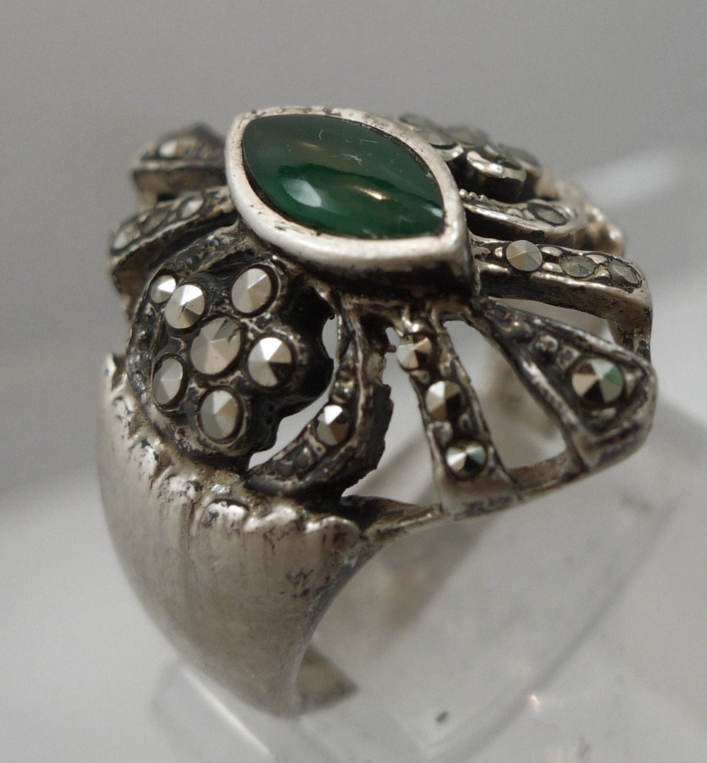 Size 8 Ring : Vintage Sterling Silver Marcasite & Marquis Jelly Green signed ND