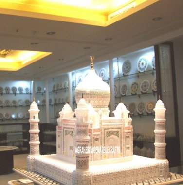 White Marble Taj Mahal Decorative Replica Handmade Historical Gifts Deco H3617