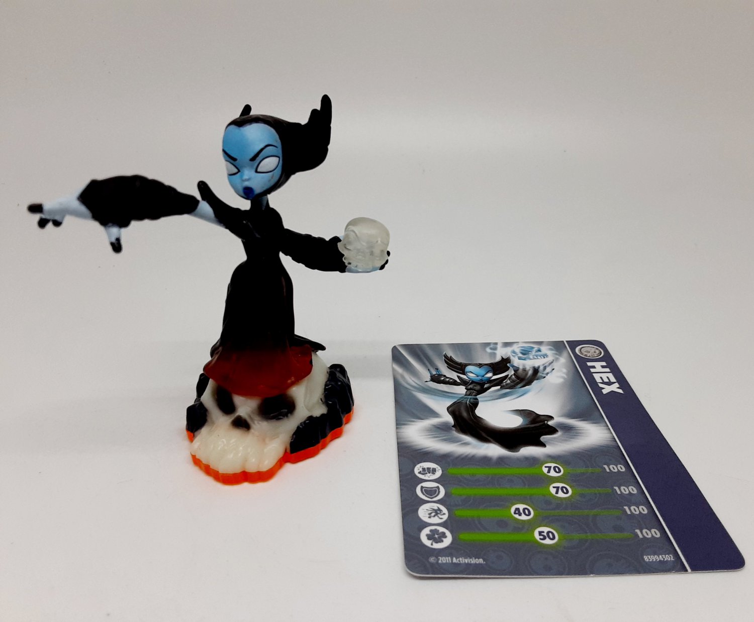Skylanders Giants Hex Lightcore Figure and Card