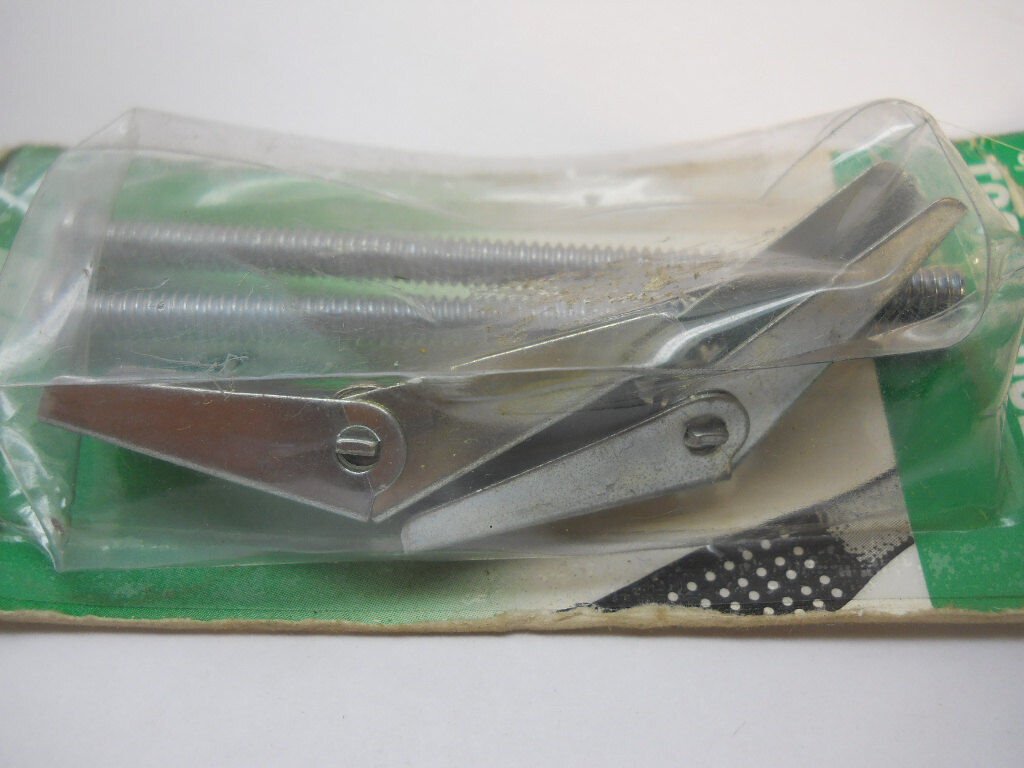 1x Toggle Bolt anchors 5/8" x 3.5 L Plant Hangers, Display Hangers Home Deco