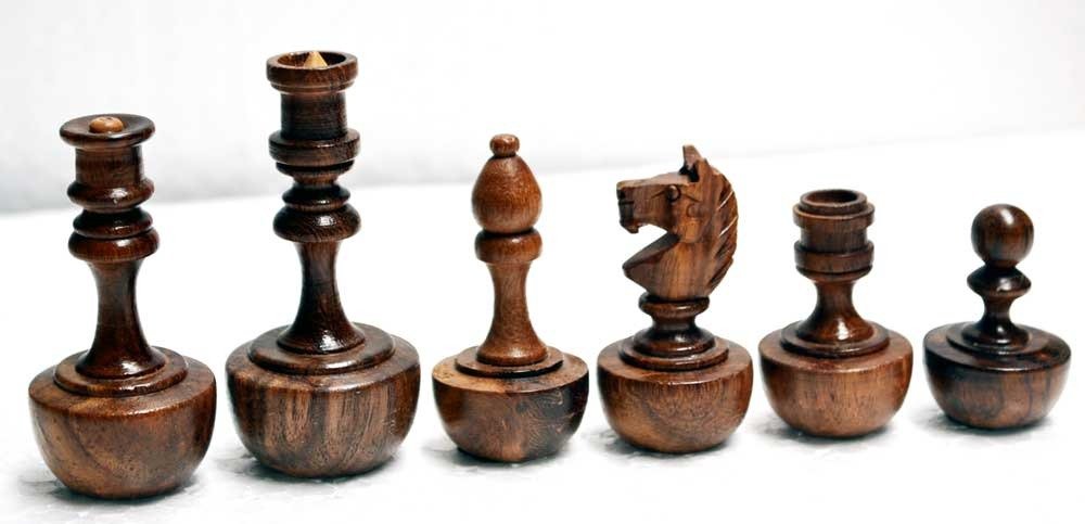 Tournament Chess Set Apple Type Collectible Wooden 32 Chess Pieces Magical Craft