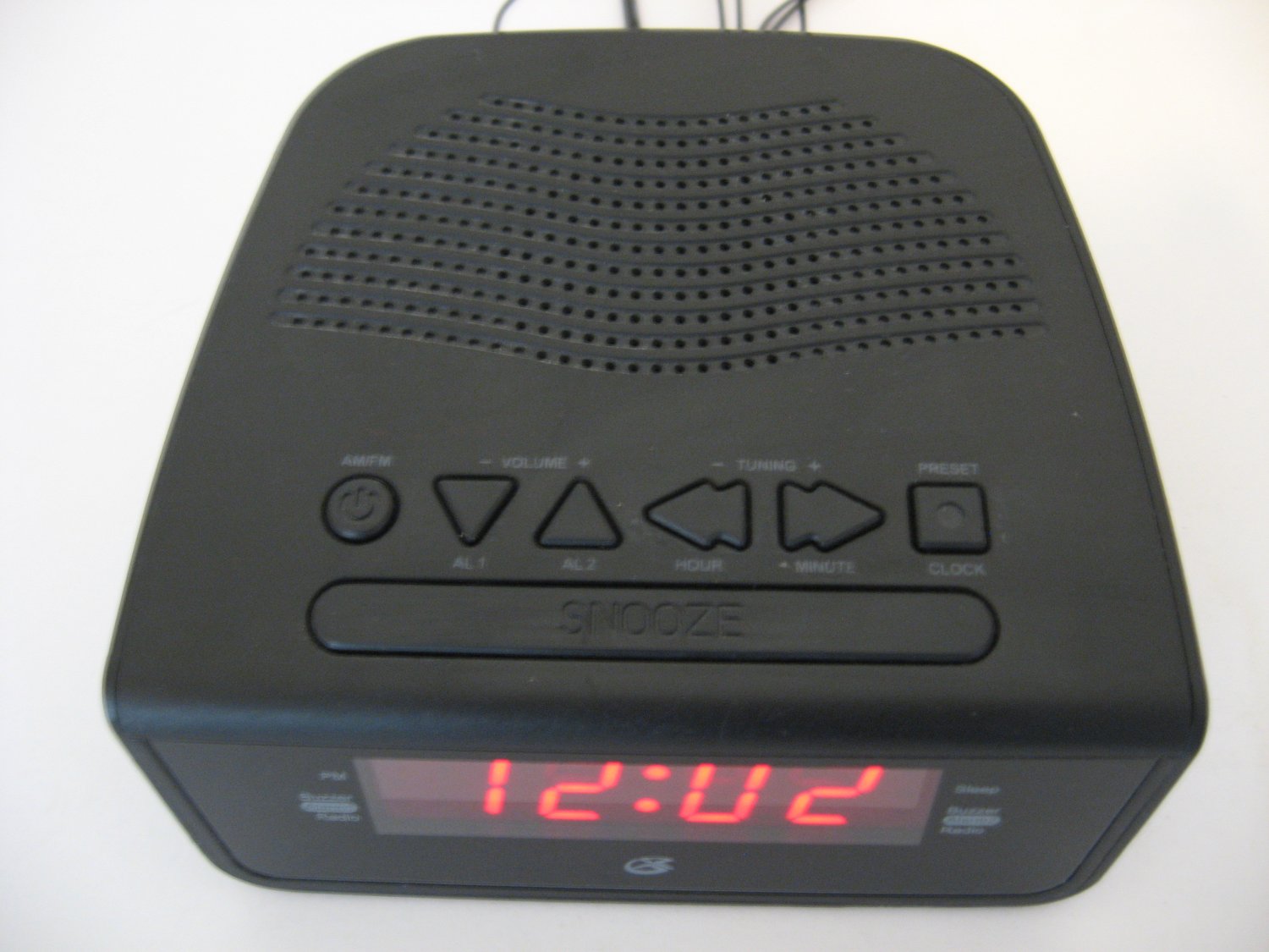 Vintage GPX Clock AM/FM Radio Black