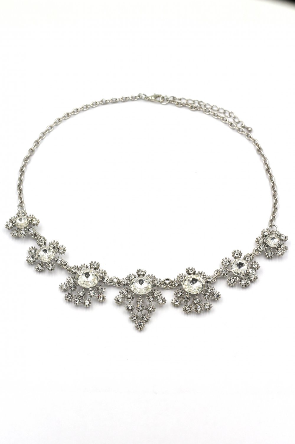 Noble flower crystal silver necklace