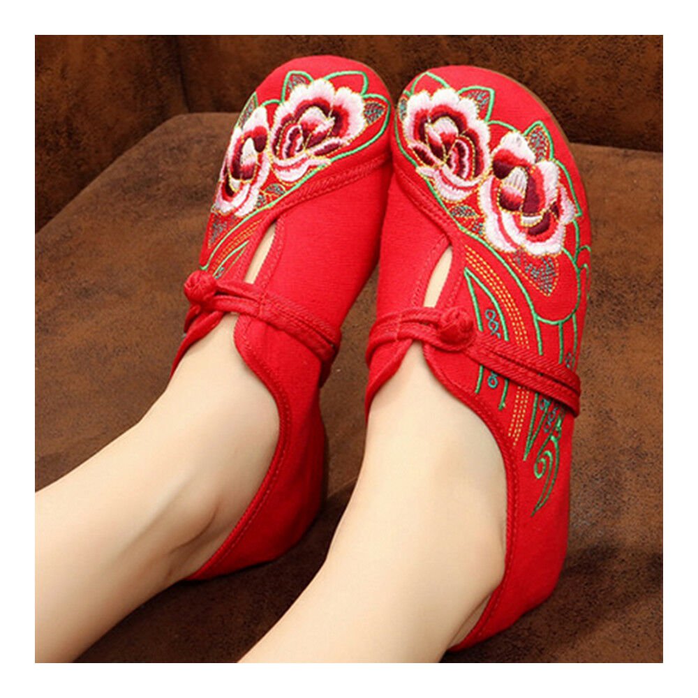 Camellia Old Beijing Embroidered Cloth Shoes