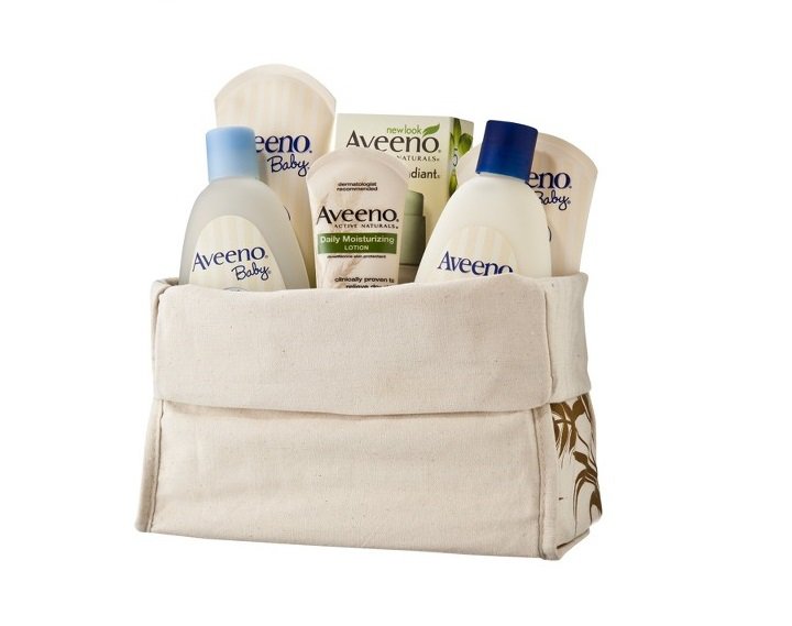 Aveeno Baby Essential Daily Care for Baby & Mommy Gift Set