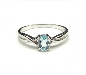 Sterling silver ring with a BLUE TOPAZ stone size 7