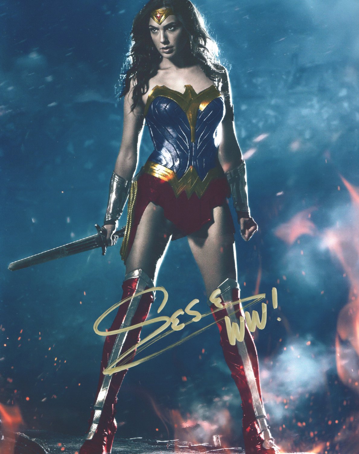 GIA GADOT - STUNNING NEW WONDER WOMAN POSE - HAND SIGNED AUTOGRAPHED PHOTO WITH COA
