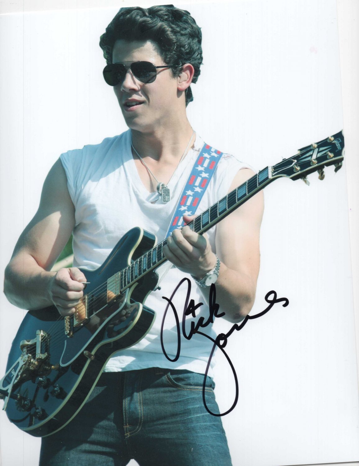 NICK JONES - TALENTED HANDSOME SINGER - HAND SIGNED AUTOGRAPHED PHOTO WITH COA