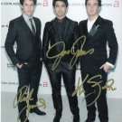 JONAS BROTHERS - GREAT BROTHER SINGERS - TRIPLE HAND SIGNED AUTOGRAPHED PHOTO WITH COA