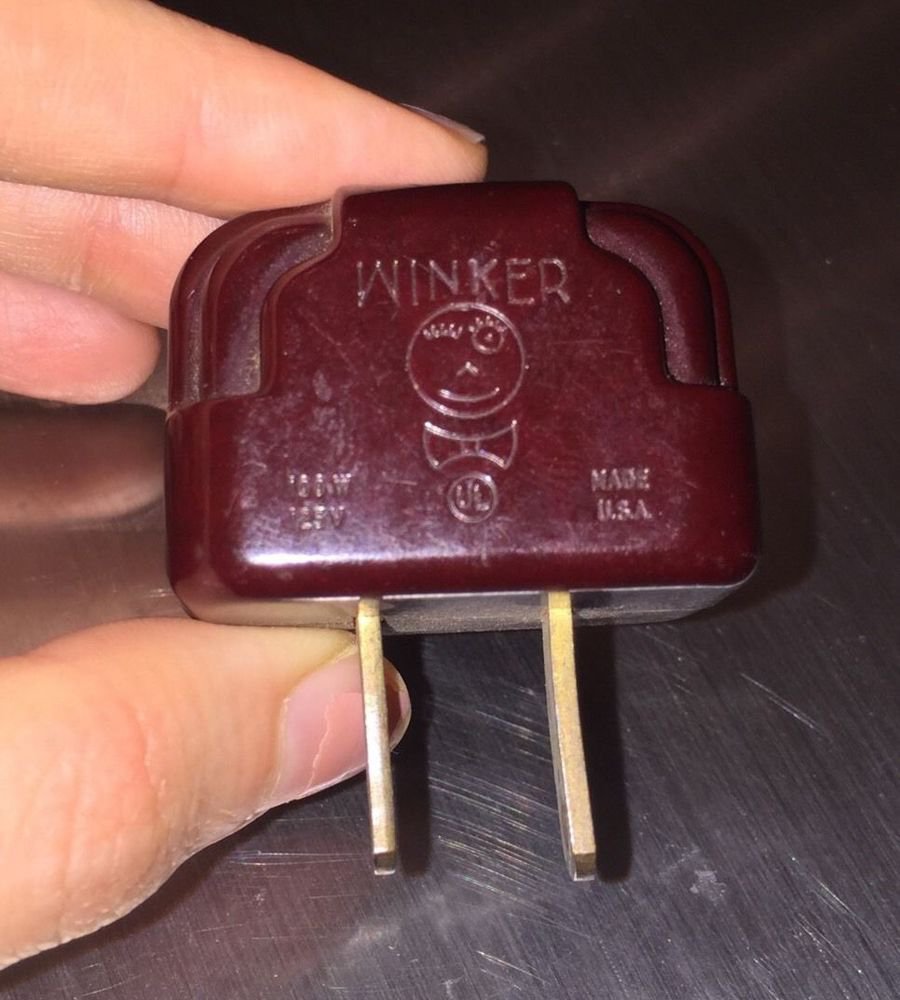 VTG WINKER Art Deco Brown Bakelite Christmas Light Plug Adapter 100w