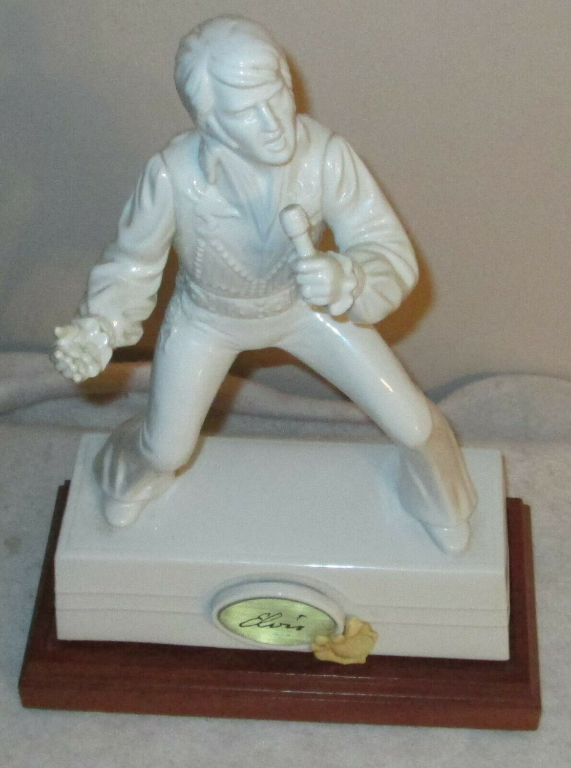 Elvis Presley Designer Collection l Decanter w/ Music Box Stand 1981