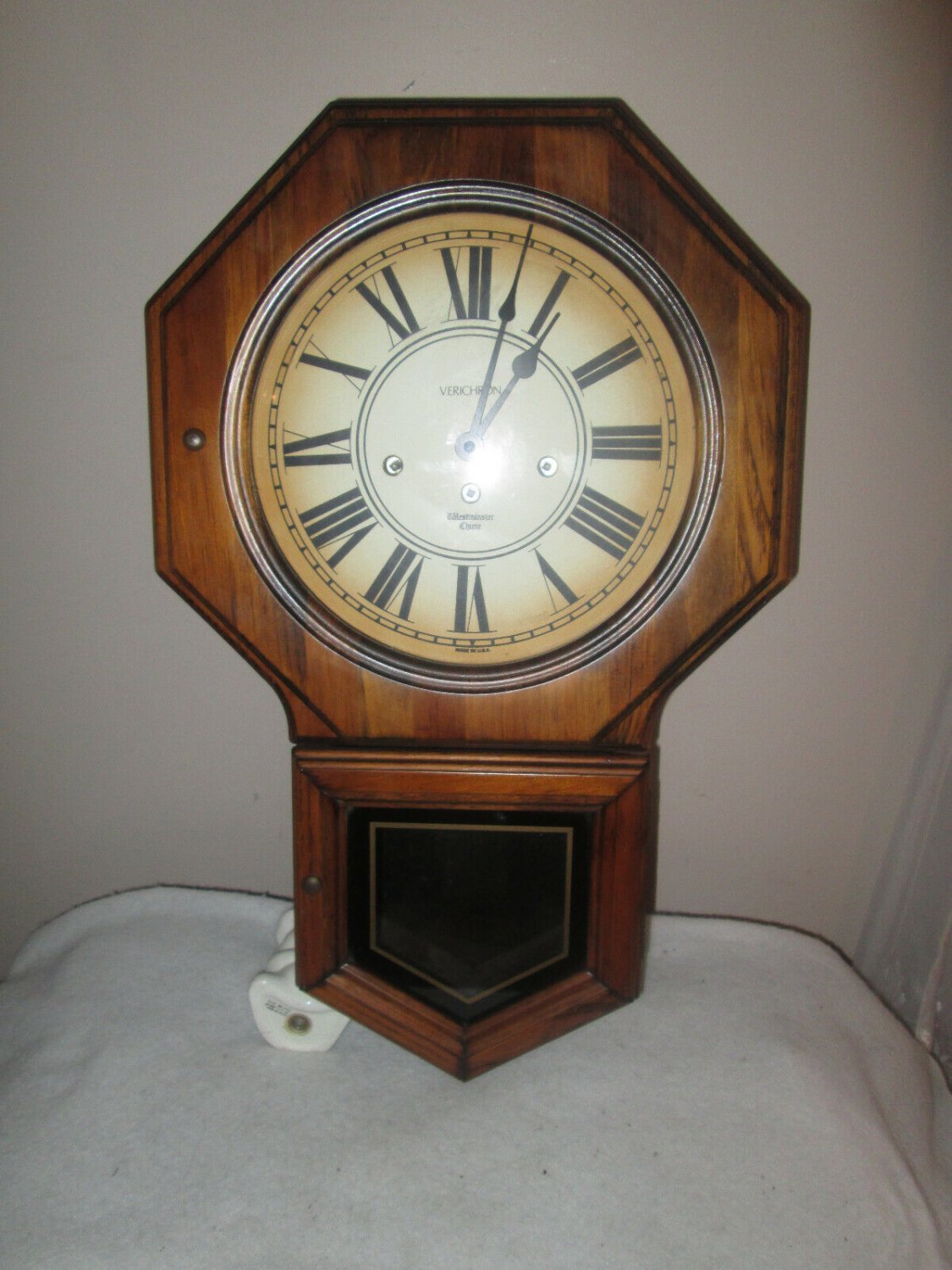 VERICHRON WindUp Pendulum Wall Clock w/Westminster Chimes LaminateWood