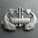 DEEP SEA SUB SUBMARINE WREATH SILVER COLORED FISH LAPEL PIN BADGE 1.3 INCHES