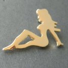 MUDFLAP GIRL GOLD COLORED MUD FLAP GUARD LAPEL PIN BADGE 1.25 " LEFT FACING
