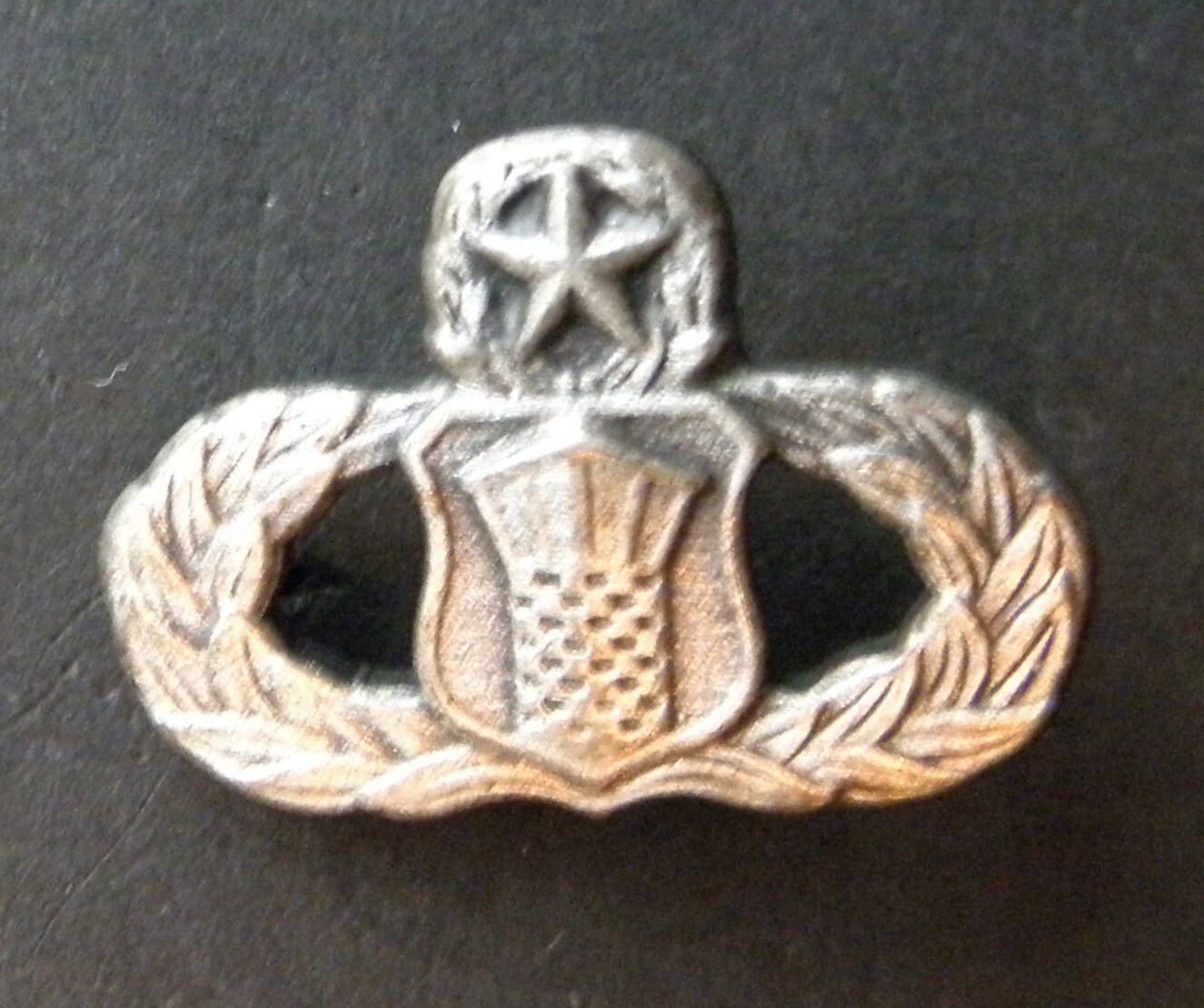 USAF US AIR FORCE TRAFFIC CONTROL MASTER MINI LAPEL PIN BADGE 7/8 INCHES