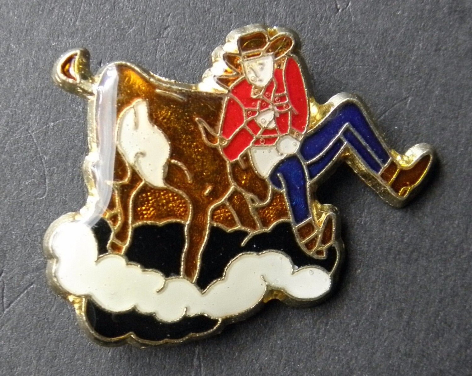 RODEO COWBOY STEER WRESTLING BULLDOGGING LAPEL HAT PIN BADGE 1 INCH