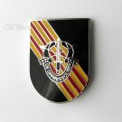 UNITED STATES ARMY SPECIAL FORCES DELTA FLASH OPPRESSO LIBER LAPEL PIN BADGE 1 "