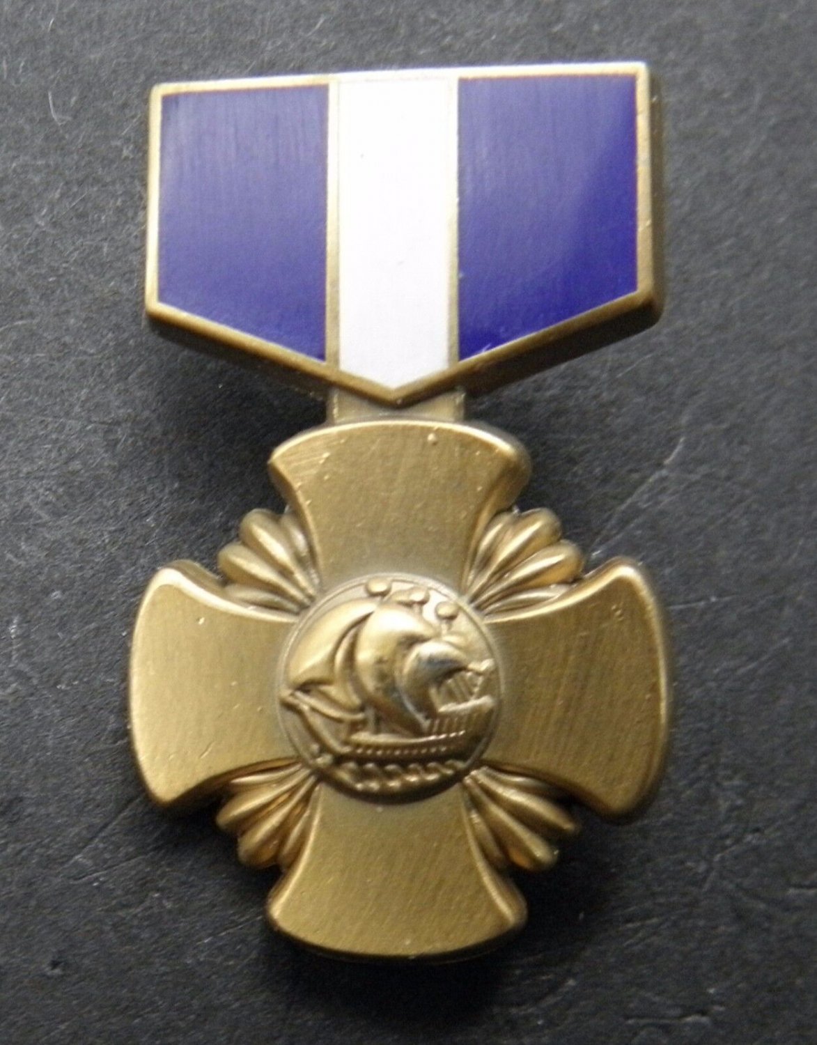 NAVY CROSS COMBAT VETERAN VALOR MINI MEDAL LAPEL PIN BADGE 1.1 INCHES