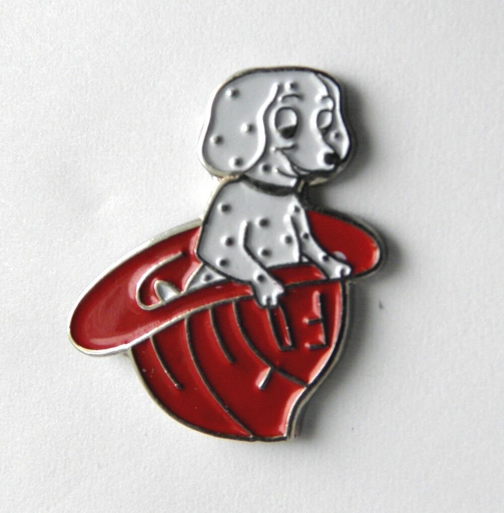FIRE FIGHTER DOG FIRE HAT LAPEL PIN BADGE 1 INCH