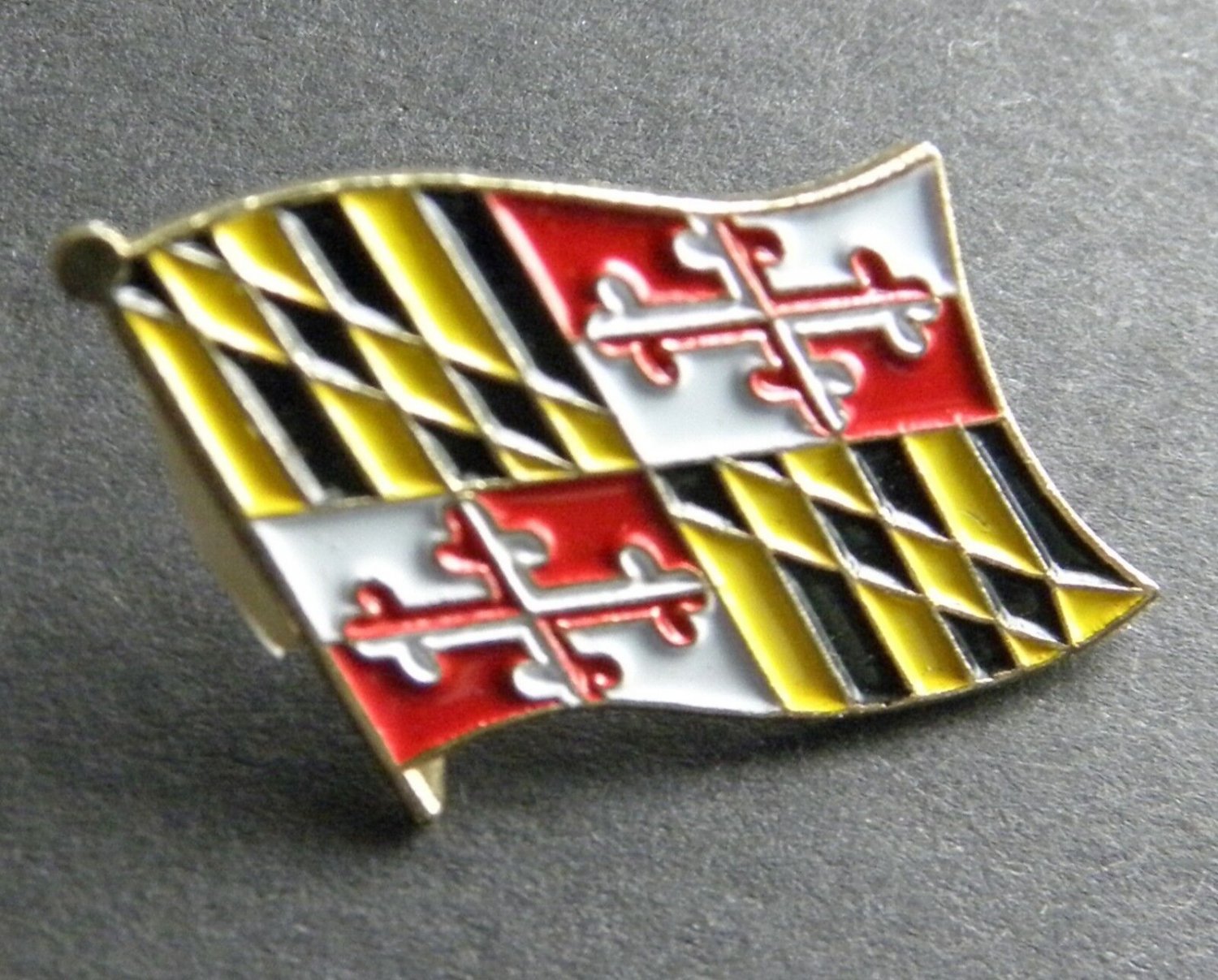 MARYLAND US STATE SINGLE FLAG LAPEL PIN BADGE 7/8 INCH