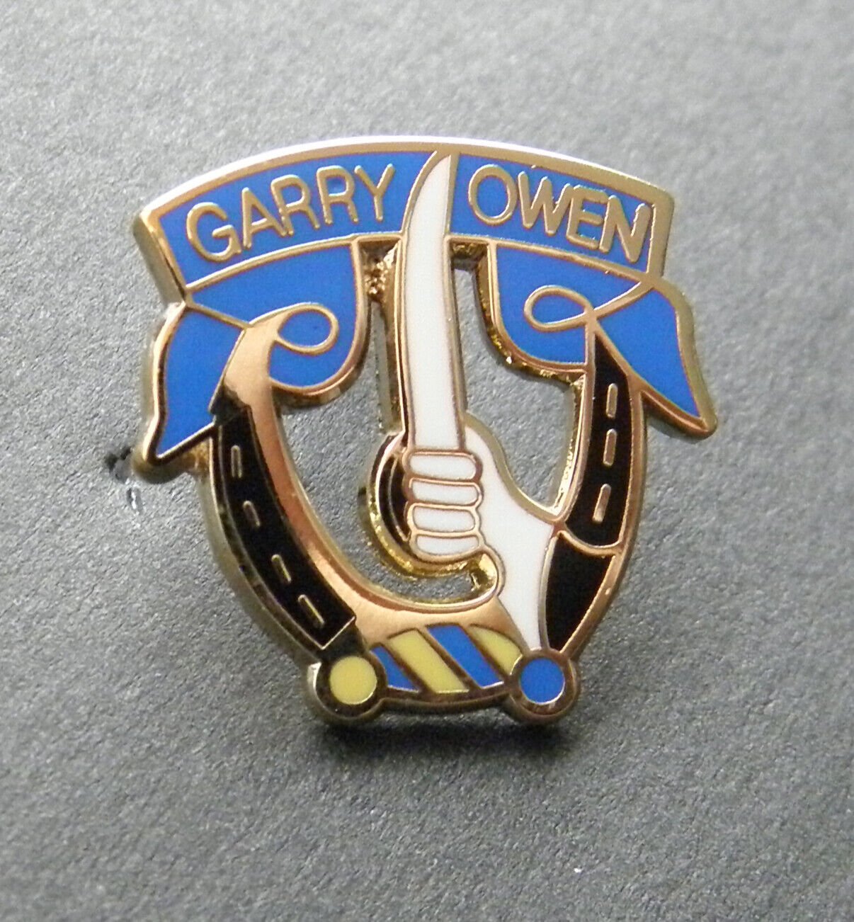 GARRY OWEN 7TH CAVALRY REGIMENT SMALL LAPEL OR TIE PIN BADGE 1/2 INCH