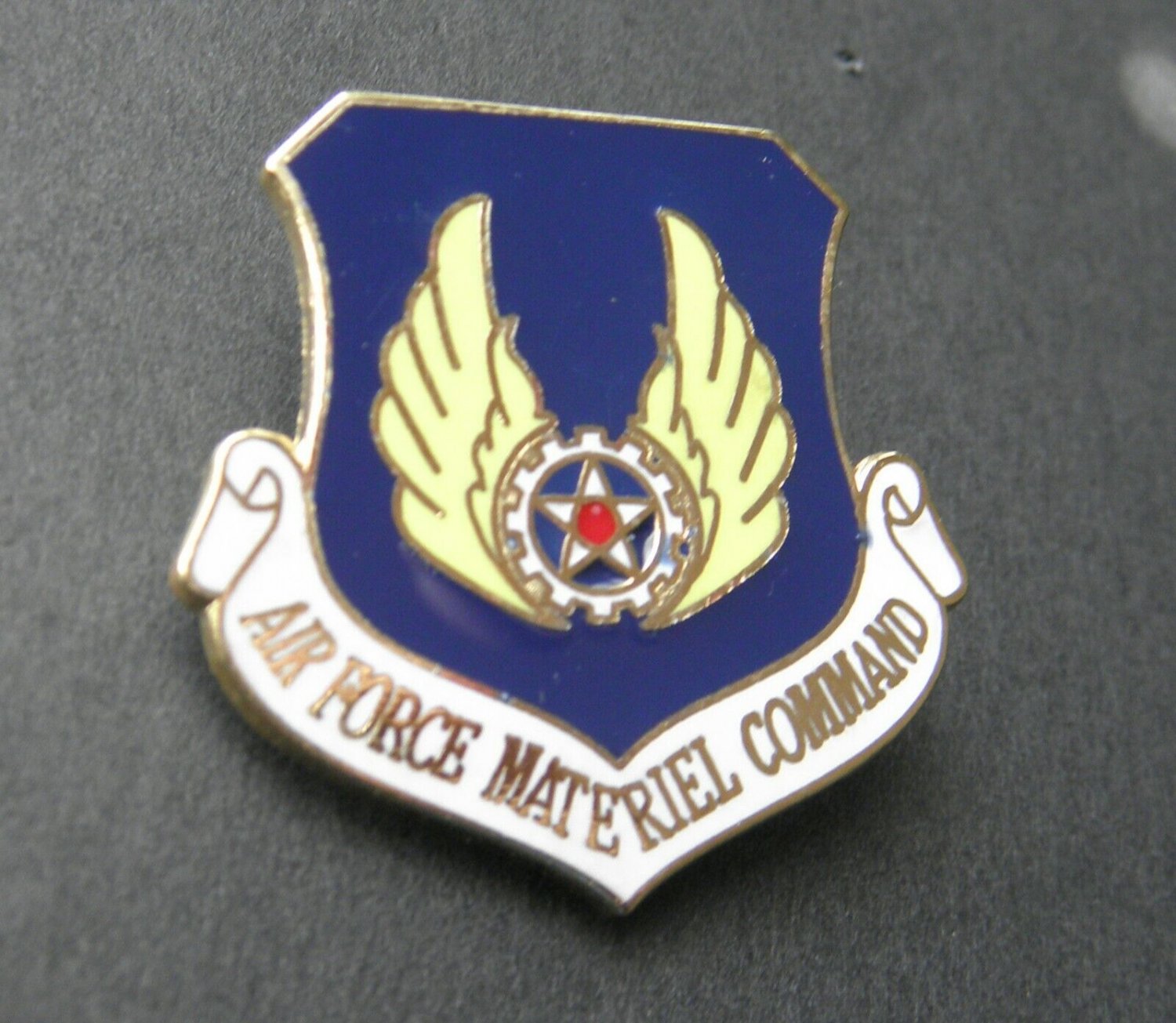 US AIR FORCE USAF MATERIEL COMMAND SHIELD LAPEL PIN BADGE 1 INCH