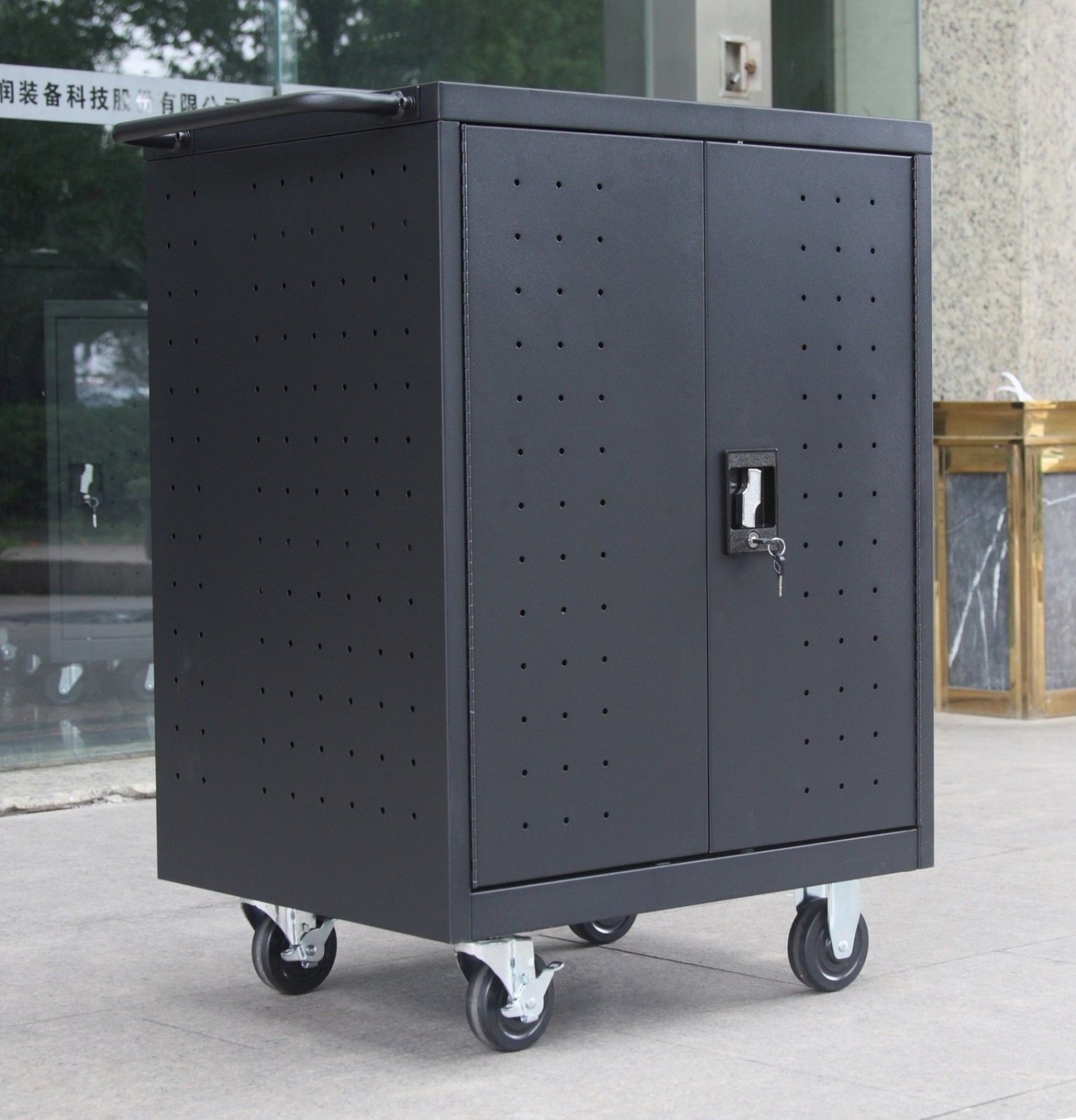 Pearington 30 Bay Charging Cart for IPad, Tablets Laptop Computers