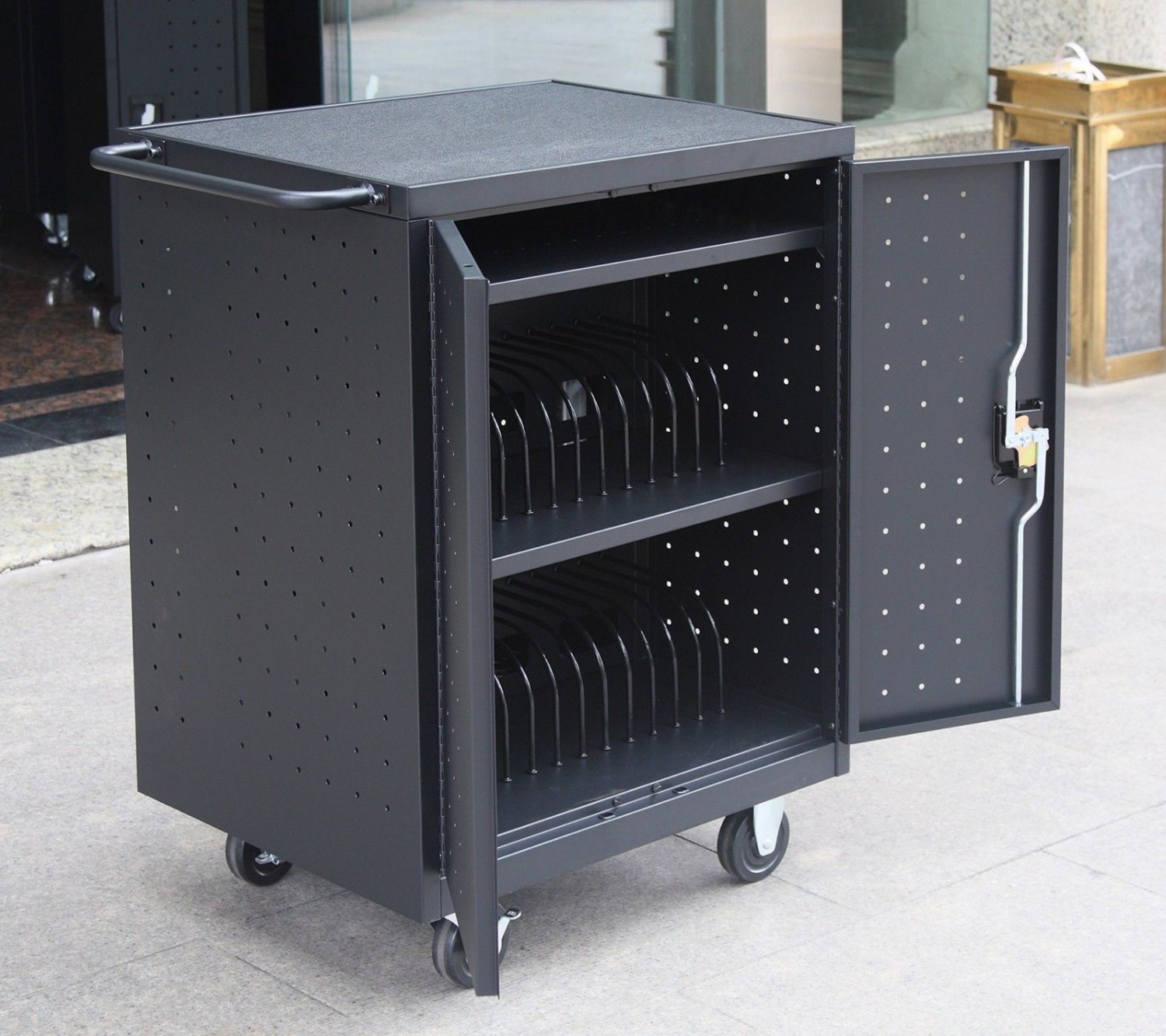 Pearington 30 Bay Charging Cart for IPad, Tablets Laptop Computers