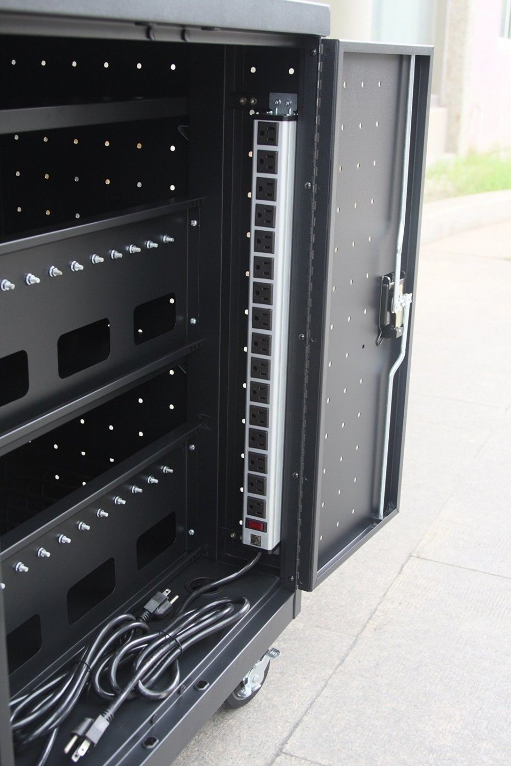 Pearington 30 Bay Charging Cart for IPad, Tablets Laptop Computers