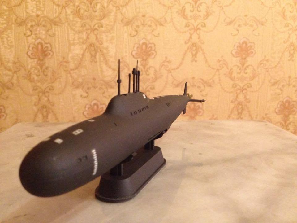 1:350 Soviet/Russian Alfa attack class submarine complete model