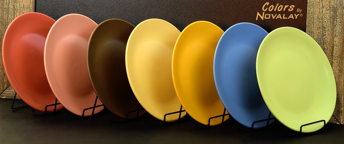 FOUR Ceramic dinner plates FOUR Different MATTE colors