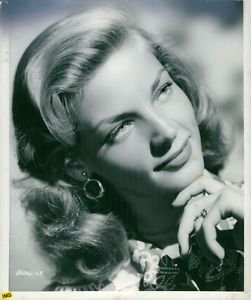 Close Up Of Lauren Bacall. - 8x10 Photo